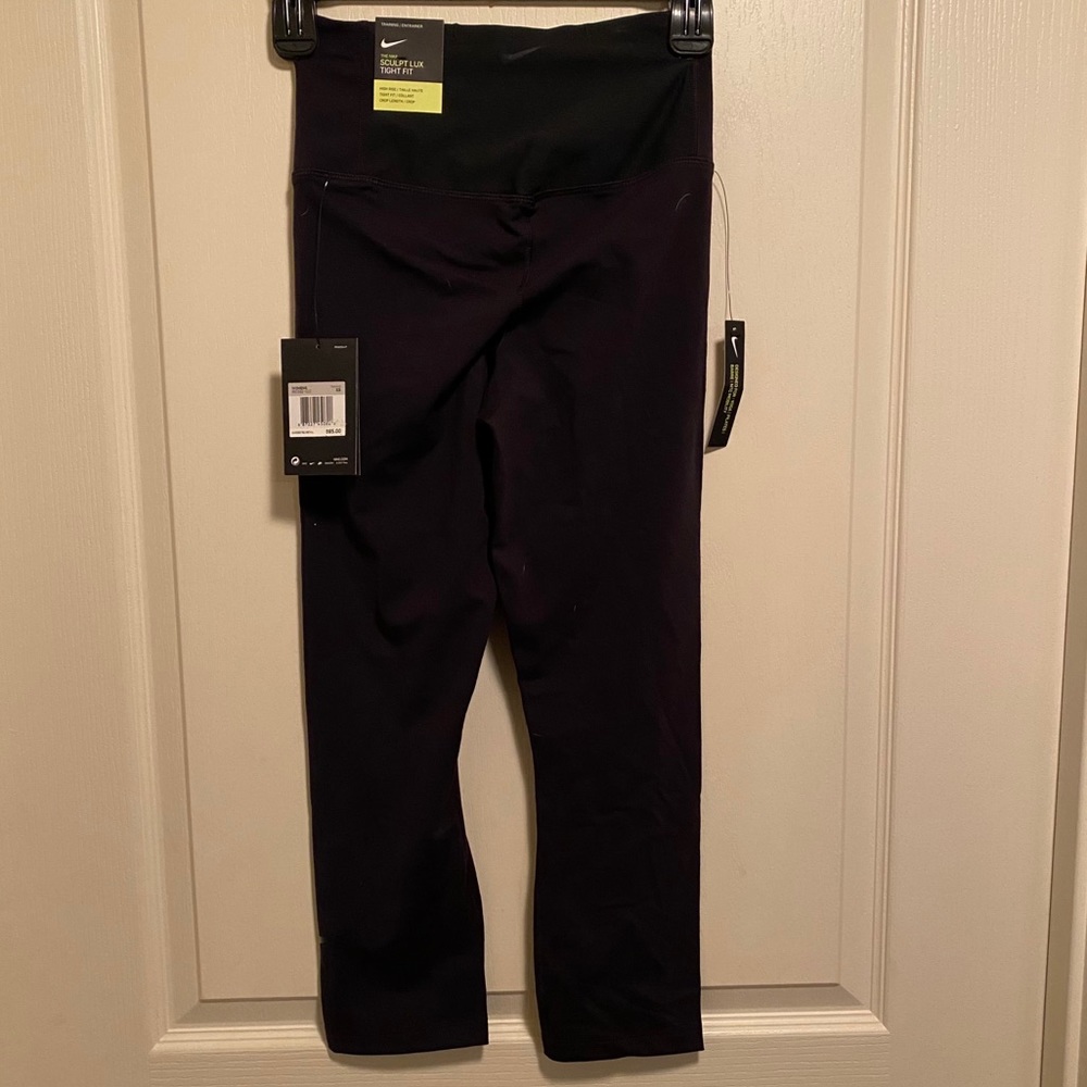 NWT Nike Sculpt Lux Tight Fit Leggings